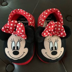 Minnie Mouse Slippers. Little Kids Size 7/8